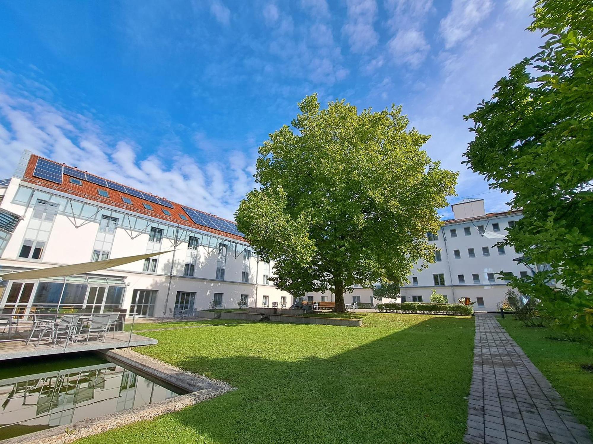Spectrum Kirche Exerzitien-Und Bildungshaus Auf Mariahilf Passau Bagian luar foto